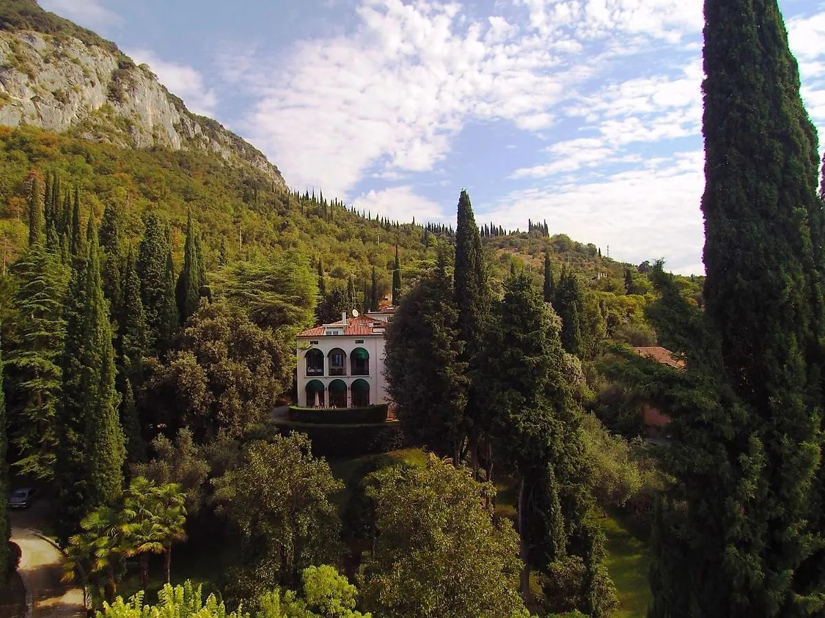 Apartment Parco Villa San Vigilio Garda  Italy